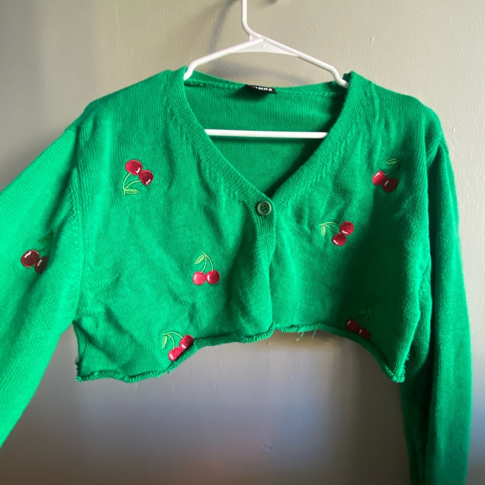 Cropped, green cardigan with patchwork cherries 🍒